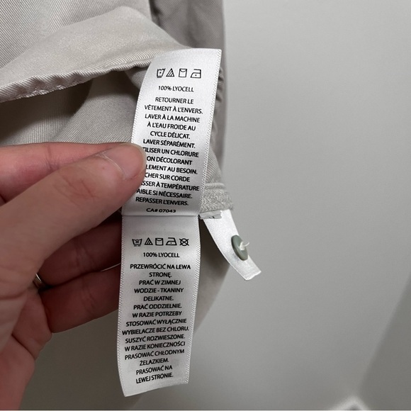 C&C California Long Sleeve 100% Lyocell Button Down Shirt Size Small - Picture 8 of 8